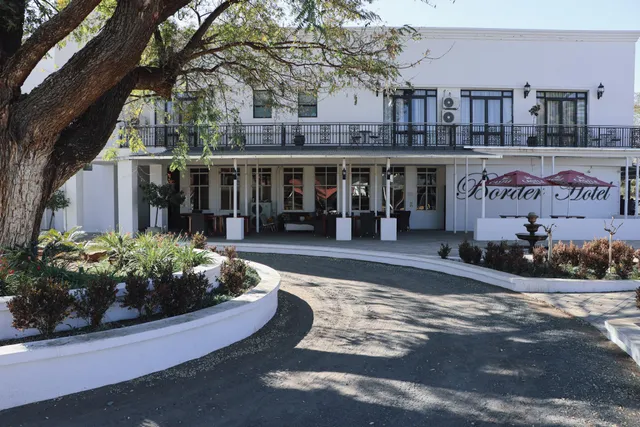 Border Hotel, Railway Restaurant & Passport Pub