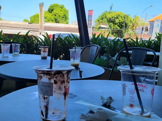 Kopi Kenangan - Sidewalk Jimbaran