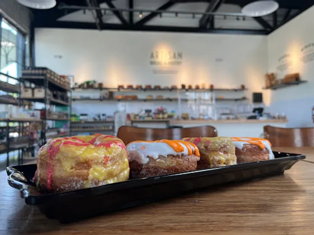 Martinelli's Market - Bakery & Deli