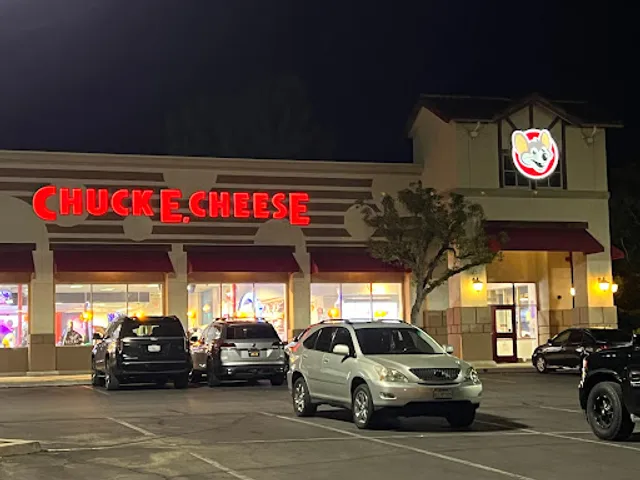 Chuck E. Cheese