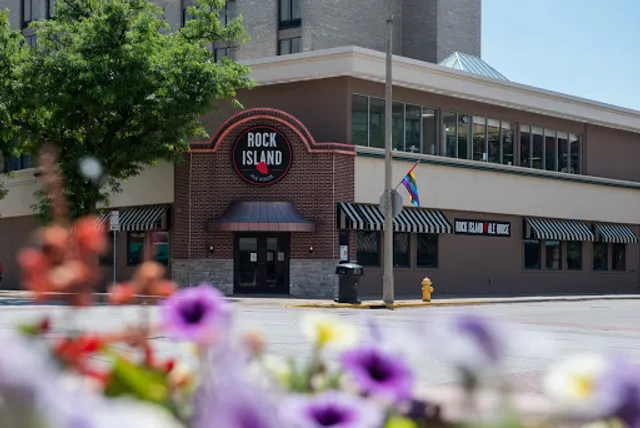 Rock Island Ale House Featuring Bennigans On The Fly