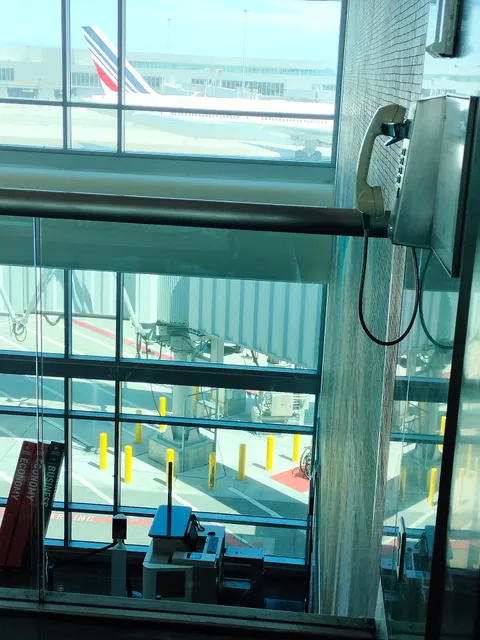 International and Terminal 1, A and B Gates