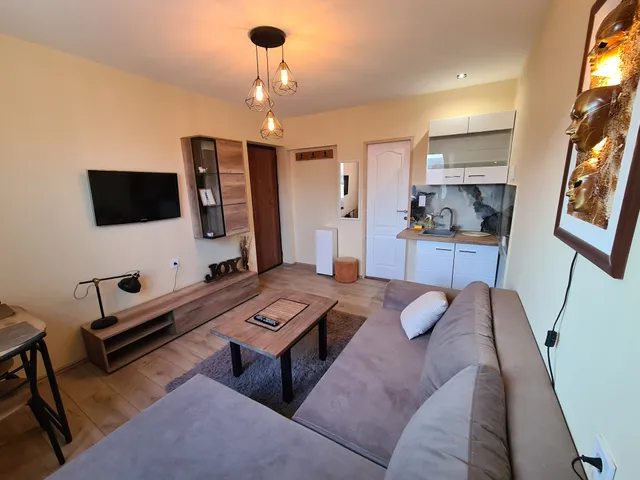 Grey & Sunny apartments