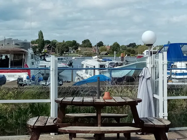 Moss & Co Broadlands