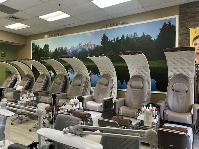 Diva Nails & Spa (Natural Nuskin Nails)