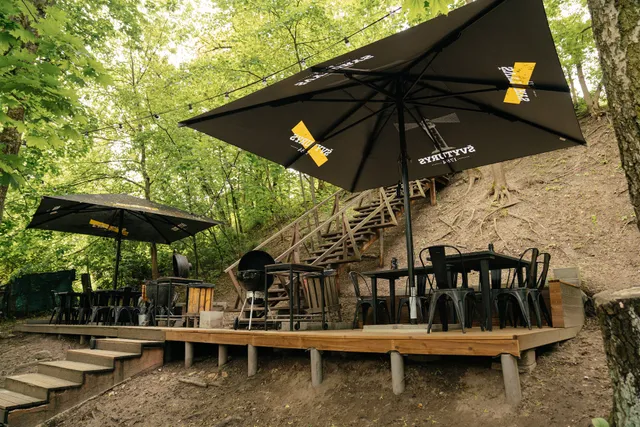 Downtown Forest Hostel & Camping