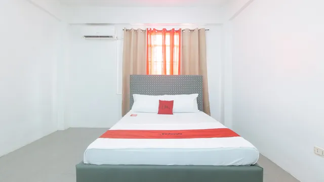 RedDoorz @ Najar Residences near NAIA