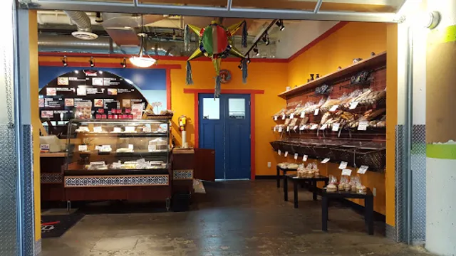 Pamola Bakery & Deli