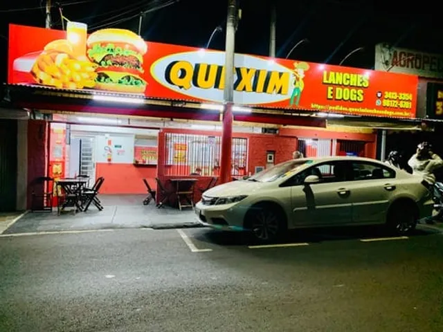 Quexim Lanches e Dogs