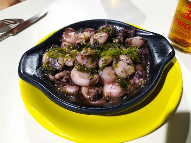 Santa Carla Cervecería Café.