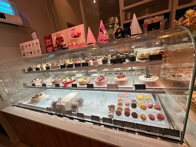 Paris Baguette Crescent Mall