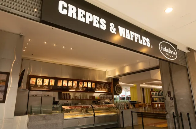 Heladería Crepes & Waffles • Titán Plaza 3 Piso