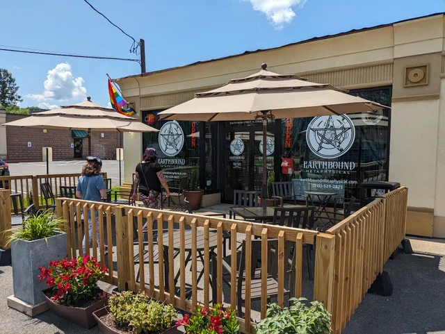 The Cracked Kettle (Located Inside Earthbound Metaphysical Shoppe)