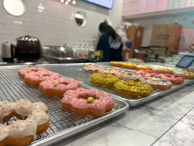 Mochinut Lewisville × Insphoto 4Cuts Selfie Photobooth (on TX-121)