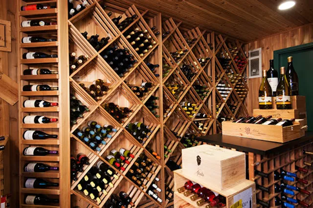 Cirque Restaurant And Bar