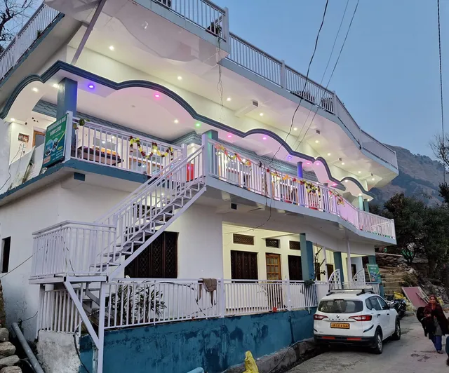 Chandrashila Hike Homestay Saari