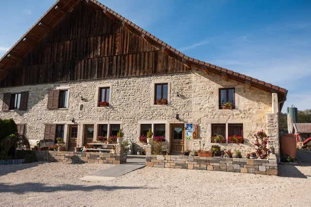 La ferme des Ravières à Orchamps-Vennes DOUBS