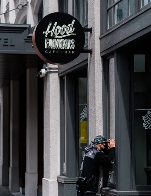 Hood Famous Bakeshop (Chinatown-ID)