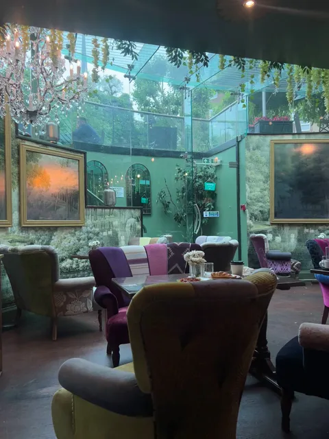 Jananeh Restaurant & Bar