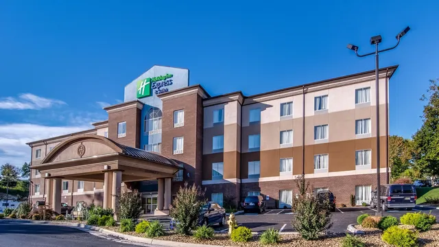 Holiday Inn Express & Suites Wytheville by IHG