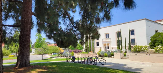 The Claremont Colleges Library