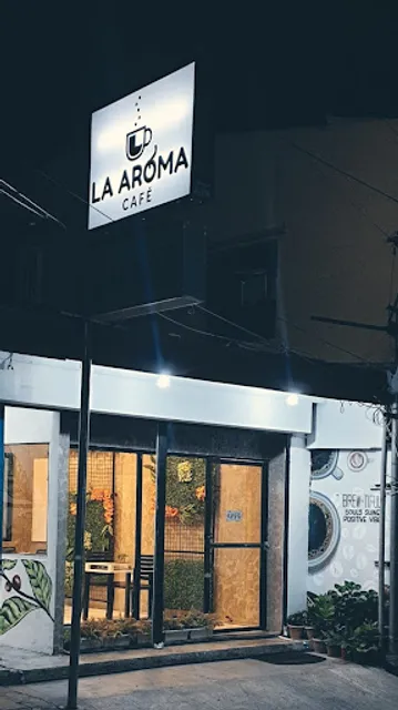 La Aroma Cafe and Restaurant