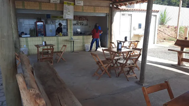 Garapão Viçosa pastel e caldo de cana