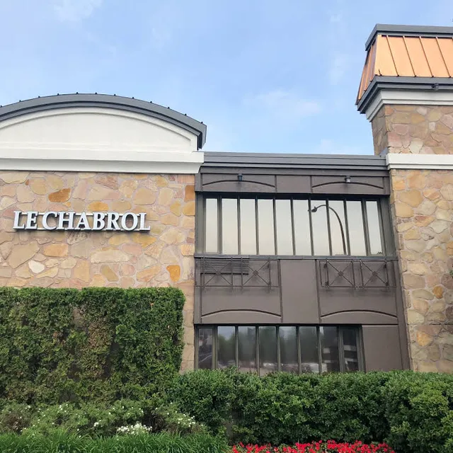 Chabrol Hotel and Suites