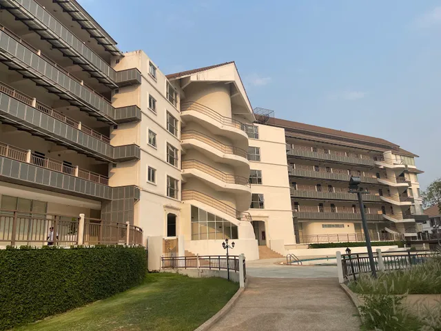 Laem Thaen Bang Saen Hotel & Resort