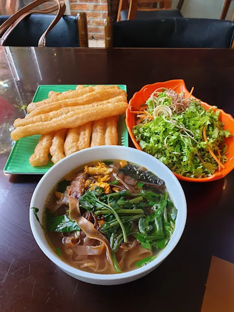 Bánh Đa Cua Bà Cụ