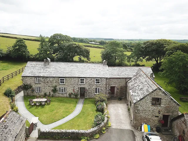 Fentrigan Manor Farm & Holiday Cottages