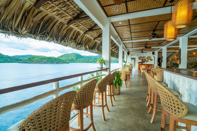 Sea Breeze Bistro & Wine Bar