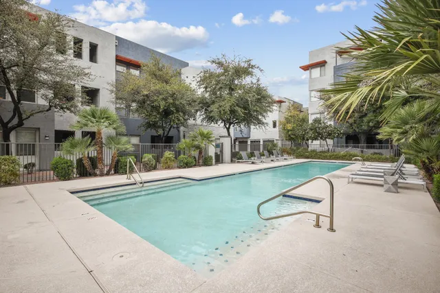 Shade at Desert Ridge Apartments