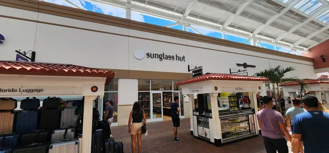 Sunglass Hut