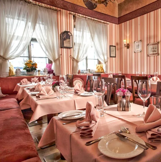 Zu ebener Erde und Erster Stock