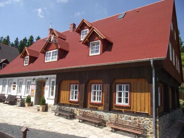 Chata Sudecka (najstarszy dom w Szklarskiej Porębie)