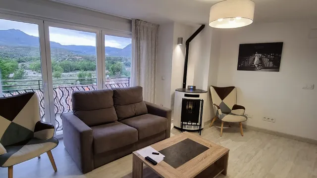 APARTAMENTOS TURISTICOS MIRADORES DEL ISASA