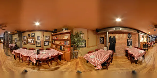 Vinny Vanucchi's Little Italy