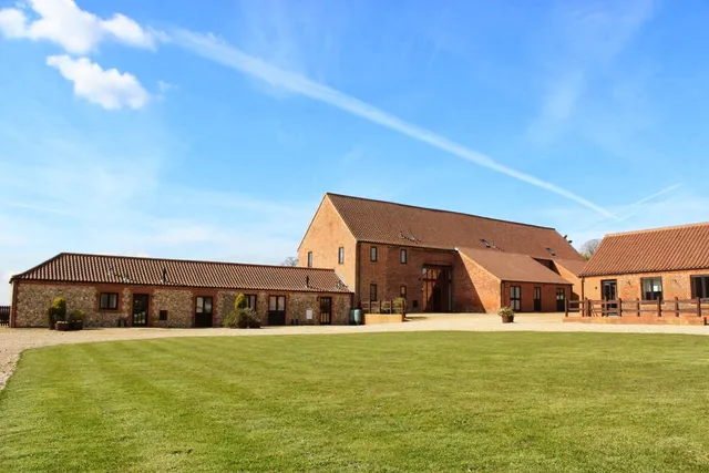 Church Farm Barns (Norfolk Disabled-Friendly Cottages)