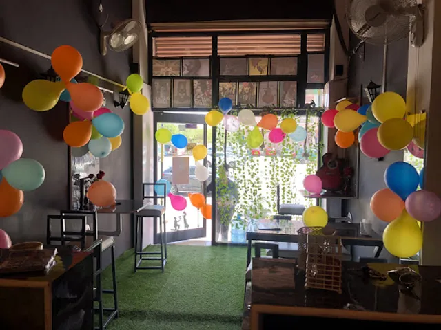 Retro Cafe - Best Cafe In Vidhyadhar Nagar,Jaipur