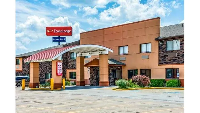 Econo Lodge Topeka at Wanamaker