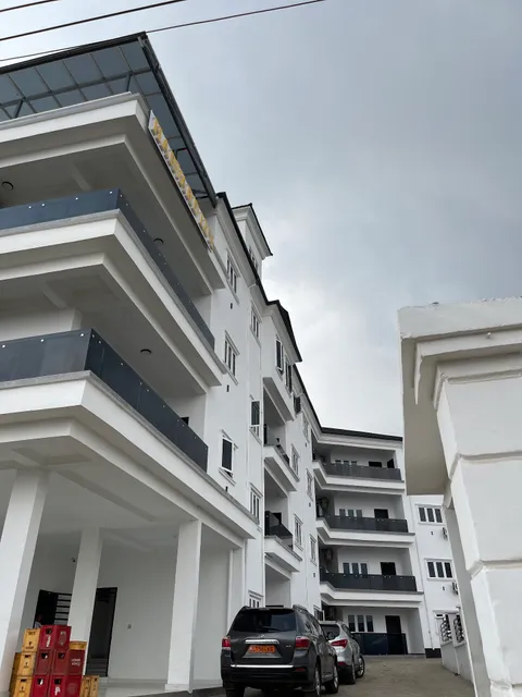 Harvard Lux Guesthouse & Restau