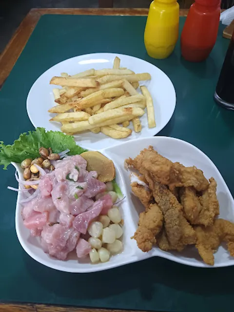 Pollos a la leña y cevicheria Lucas