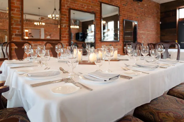 Ce Soir Brasserie + Bar