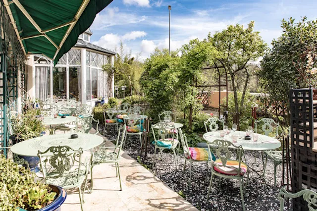 Au Living Room Clamart