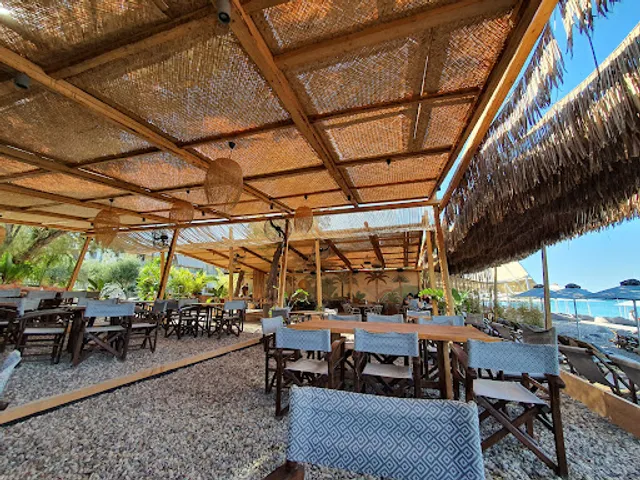 Hippie Beach Eatery Bar