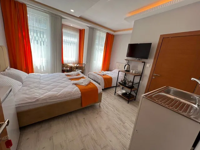 Aura Hotel Suites