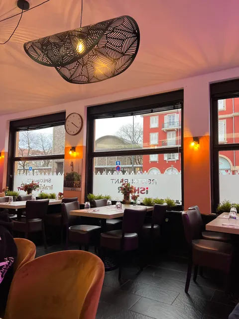 RESTAURANT ÉTOILE D’ISHTAR. مطعم نجمة عشتار