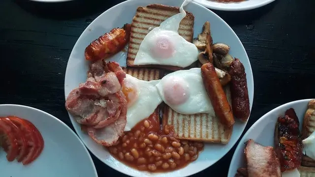 Love 66 - British Pub&Bar Grill