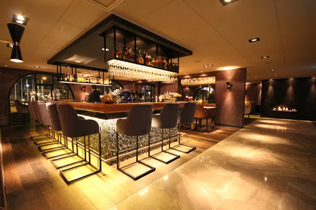 DYLANS | restaurant • bar • lounge